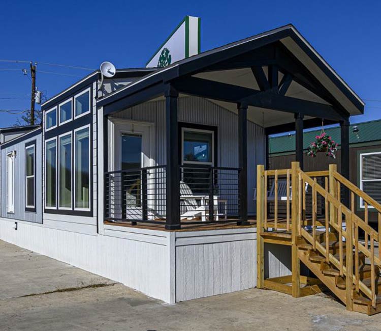 Exterior of a Tiny Home in Summit, OK