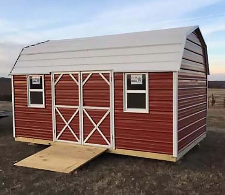 Red & white pole barn in Porter, Oklahoma